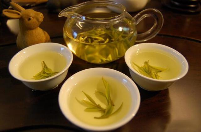 名优绿茶的冲泡方法详解（不适合名优绿茶的冲泡器具）
